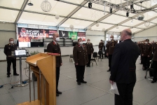 Bürgermeister Reinhard Deutsch nimmt die Ernennungen bzw. Angelobungen der neuen Funktionäre vor_1