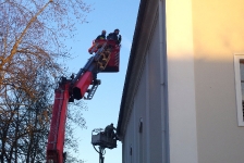 2021-02-05 Reinigung Dachrinne Pfarrkirche Je_1